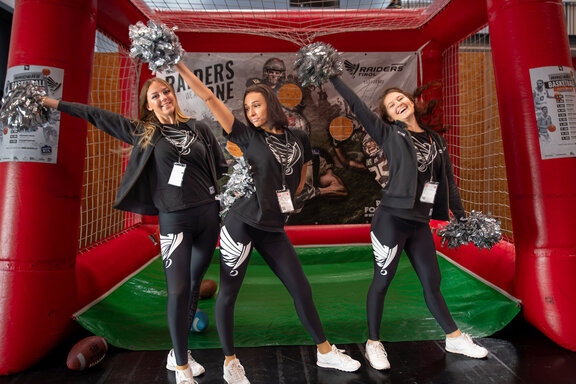 Raiders Cheerleader auf der Innsbrucker Herbstmesse | © Congress Messe Innsbruck